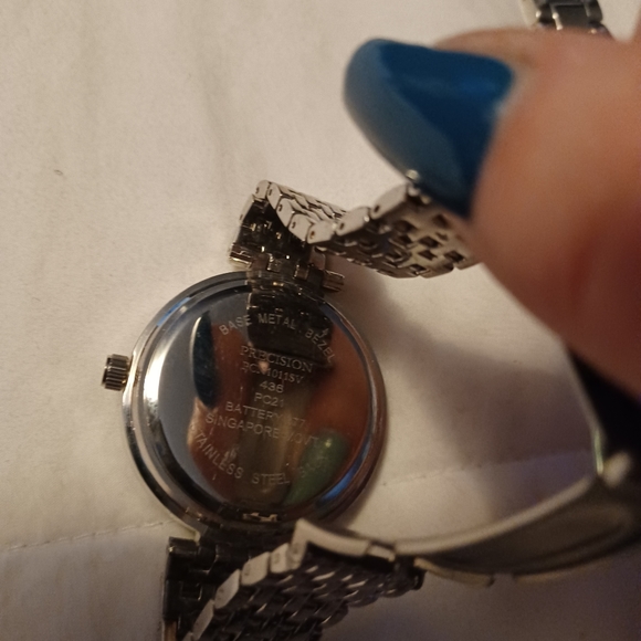 Silver watch with diamonds around it - Picture 4 of 4